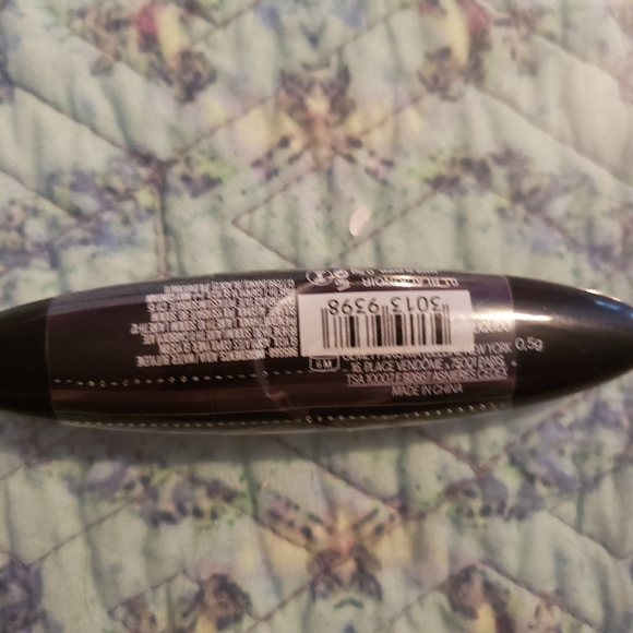 MAYBELLINE Curvy eyeliner - Picture 3 of 3